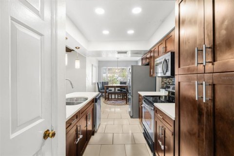 Casa en venta en Seffner, Florida, 5 dormitorios, 205.78 m2 № 2430599 - foto 10