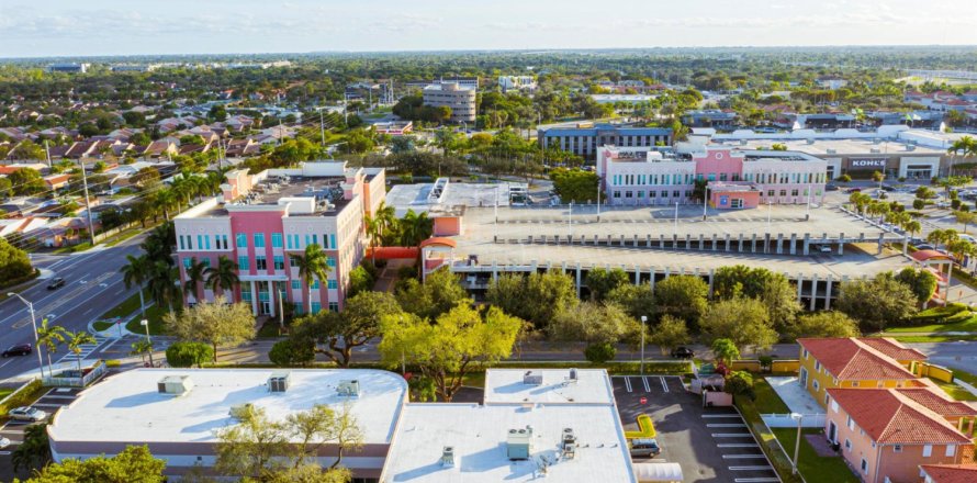 Propiedad comercial en Miami, Florida № 977031