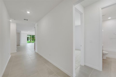 House in Punta Gorda, Florida 4 bedrooms, 193.98 sq.m. № 2216046 - photo 4