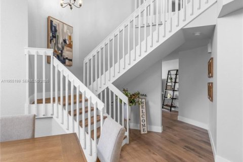 House in Pembroke Pines, Florida 4 bedrooms, 251.67 sq.m. № 2009589 - photo 5