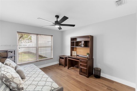 House in Pembroke Pines, Florida 4 bedrooms, 251.67 sq.m. № 2009589 - photo 12