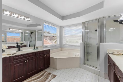 House in Pembroke Pines, Florida 4 bedrooms, 251.67 sq.m. № 2009589 - photo 21