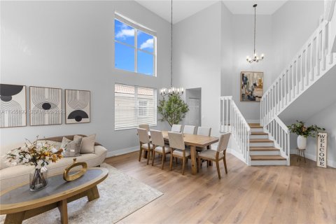 House in Pembroke Pines, Florida 4 bedrooms, 251.67 sq.m. № 2009589 - photo 3