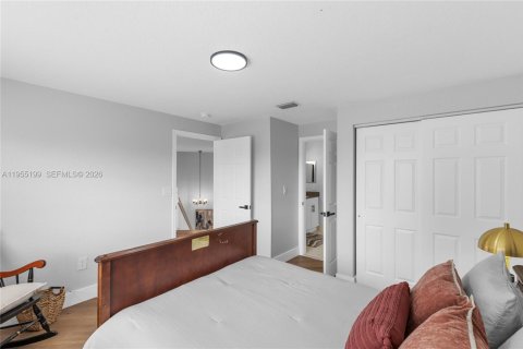 House in Pembroke Pines, Florida 4 bedrooms, 251.67 sq.m. № 2009589 - photo 23