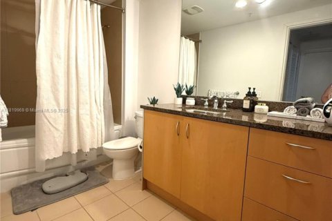 Condo in Miami, Florida, 2 bedrooms  № 1786576 - photo 6