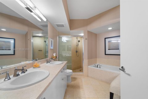 Снять в аренду кондоминиум в Авентура, Флорида 2 спальни, 121.89м2, № 1976308 - фото 16