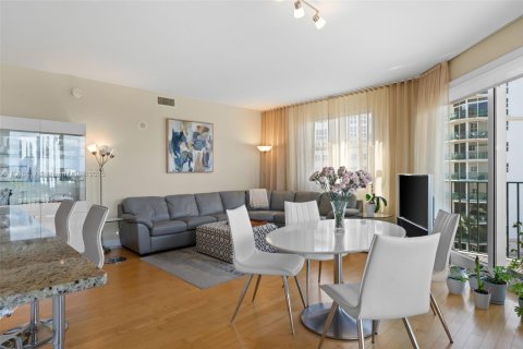 Снять в аренду кондоминиум в Авентура, Флорида 2 спальни, 121.89м2, № 1976308 - фото 3