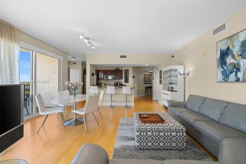 Снять в аренду кондоминиум в Авентура, Флорида 2 спальни, 121.89м2, № 1976308 - фото 4