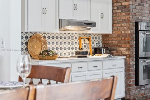 Casa en alquiler en Pinecrest, Florida, 4 dormitorios, 227.24 m2 № 2060047 - foto 5