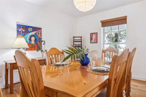 Casa en alquiler en Pinecrest, Florida, 4 dormitorios, 227.24 m2 № 2060047 - foto 12