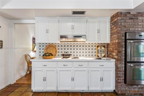 Casa en alquiler en Pinecrest, Florida, 4 dormitorios, 227.24 m2 № 2060047 - foto 9