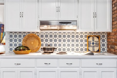 Casa en alquiler en Pinecrest, Florida, 4 dormitorios, 227.24 m2 № 2060047 - foto 10