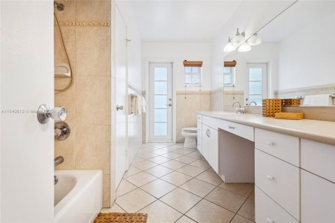 Casa en alquiler en Pinecrest, Florida, 4 dormitorios, 227.24 m2 № 2060047 - foto 28