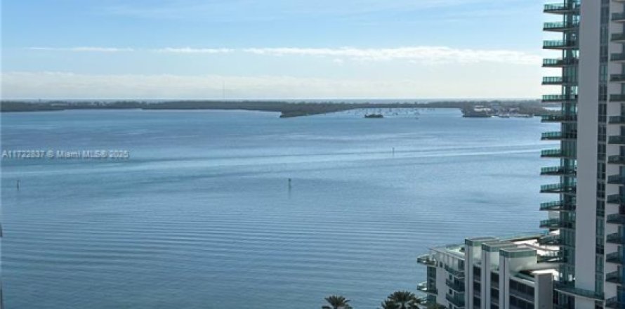 Condominio en Miami, Florida, 1 dormitorio  № 1705048