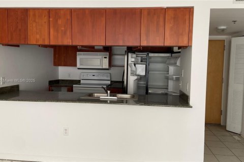 Condominio en venta en Miami, Florida, 1 dormitorio, 72.28 m2 № 1705048 - foto 2