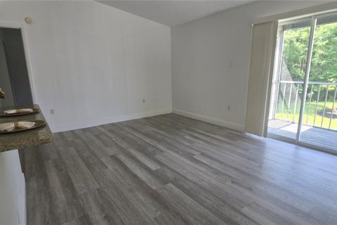 Condo in Kissimmee, Florida, 2 bedrooms № 2103596 - photo 9