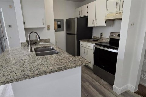 Condo in Kissimmee, Florida, 2 bedrooms № 2103596 - photo 7