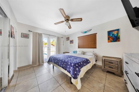 Casa en venta en Cutler Bay, Florida, 3 dormitorios, 243.03 m2 № 1981525 - foto 11