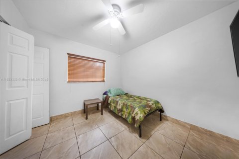 Casa en venta en Cutler Bay, Florida, 3 dormitorios, 243.03 m2 № 1981525 - foto 9