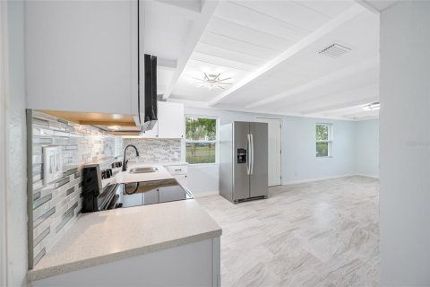 House in Bradenton, Florida 2 bedrooms, 76.92 sq.m. № 1644144 - photo 8