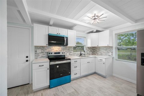 Villa ou maison à vendre à Bradenton, Floride: 2 chambres, 76.92 m2 № 1644144 - photo 6