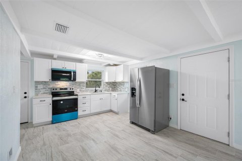 Villa ou maison à vendre à Bradenton, Floride: 2 chambres, 76.92 m2 № 1644144 - photo 5