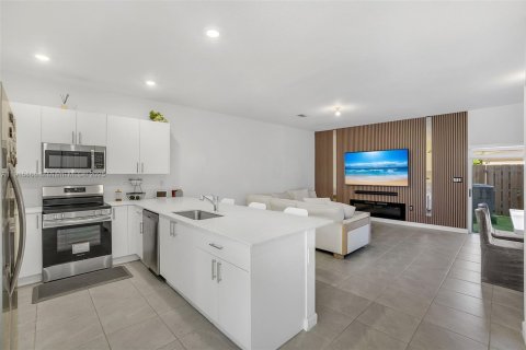 Townhouse in Homestead, Florida 3 bedrooms, 153.1 sq.m. № 2016207 - photo 4