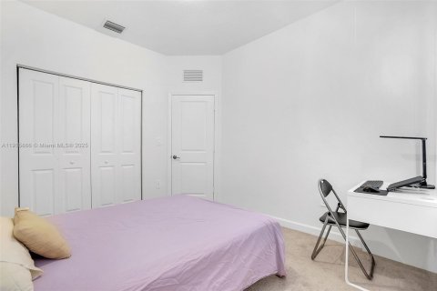 Townhouse in Homestead, Florida 3 bedrooms, 153.1 sq.m. № 2016207 - photo 22