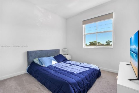 Townhouse in Homestead, Florida 3 bedrooms, 153.1 sq.m. № 2016207 - photo 24