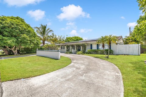 House in Lighthouse Point, Florida 4 bedrooms, 177.44 sq.m. № 2181431 - photo 30
