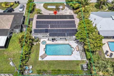 House in Lighthouse Point, Florida 4 bedrooms, 177.44 sq.m. № 2181431 - photo 28
