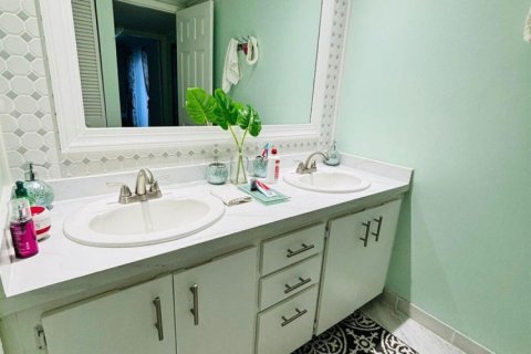 Townhouse in Palm Beach Gardens, Florida 2 bedrooms, 110 sq.m. № 1175026 - photo 1