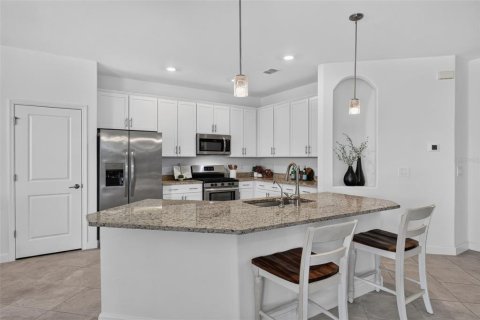 House in Bradenton, Florida 4 bedrooms, 208.01 sq.m. № 2231483 - photo 14