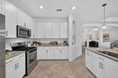 House in Bradenton, Florida 4 bedrooms, 208.01 sq.m. № 2231483 - photo 15
