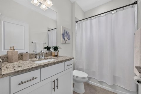 House in Bradenton, Florida 4 bedrooms, 208.01 sq.m. № 2231483 - photo 22