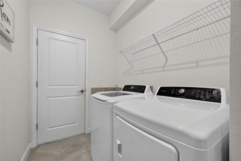 House in Bradenton, Florida 4 bedrooms, 208.01 sq.m. № 2231483 - photo 29