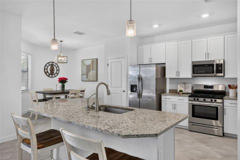 House in Bradenton, Florida 4 bedrooms, 208.01 sq.m. № 2231483 - photo 13