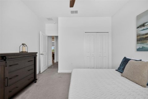 House in Bradenton, Florida 4 bedrooms, 208.01 sq.m. № 2231483 - photo 19