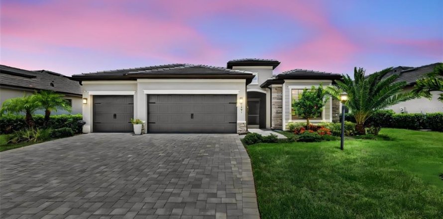 House in Bradenton, Florida 4 bedrooms, 208.01 sq.m. № 2231483