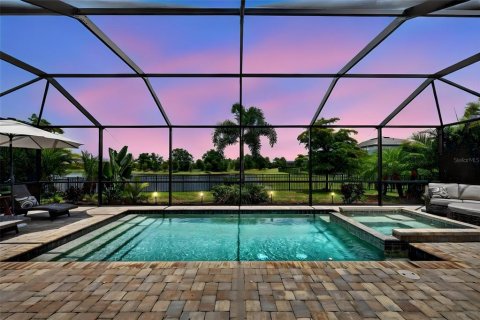 House in Bradenton, Florida 4 bedrooms, 208.01 sq.m. № 2231483 - photo 2