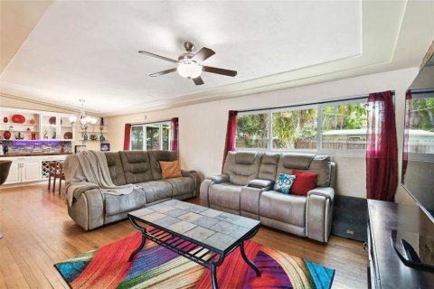 House in Temple Terrace, Florida 4 bedrooms, 187.29 sq.m. № 1657751 - photo 7