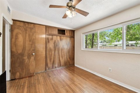 House in Temple Terrace, Florida 4 bedrooms, 187.29 sq.m. № 1657751 - photo 23