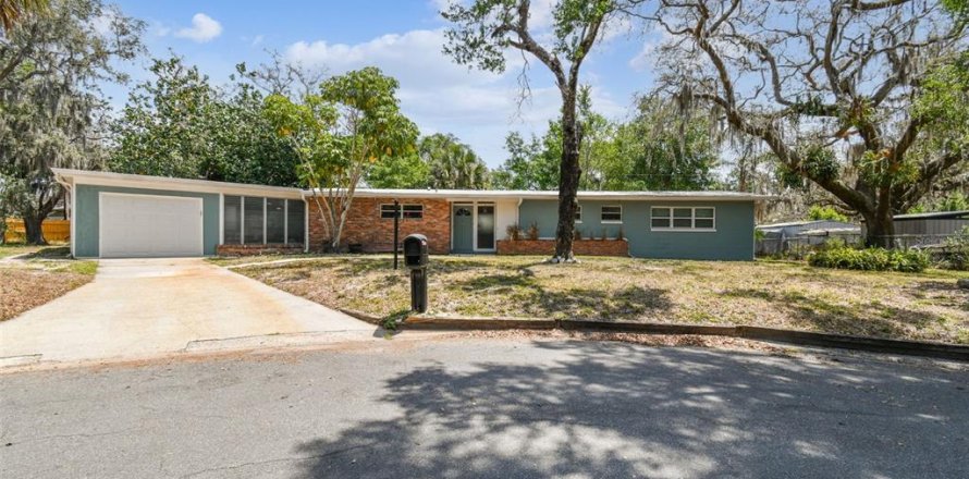 House in Temple Terrace, Florida 4 bedrooms, 187.29 sq.m. № 1657751