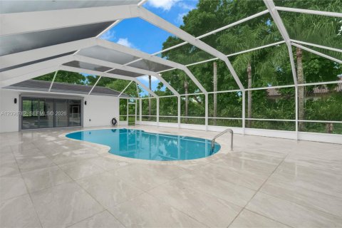 House in Southwest Ranches, Florida 6 bedrooms, 446.77 sq.m. № 2399960 - photo 12