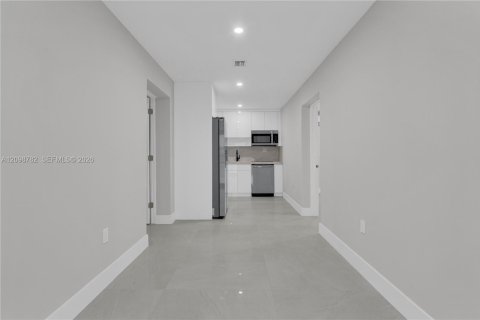 House in Southwest Ranches, Florida 6 bedrooms, 446.77 sq.m. № 2399960 - photo 25