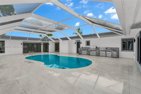 House in Southwest Ranches, Florida 6 bedrooms, 446.77 sq.m. № 2399960 - photo 13