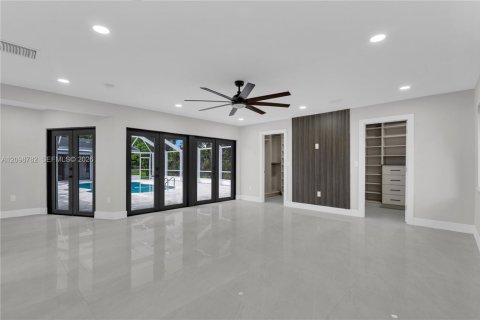 House in Southwest Ranches, Florida 6 bedrooms, 446.77 sq.m. № 2399960 - photo 20