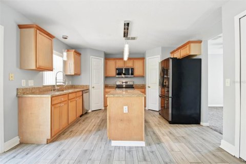 House in DeLand, Florida 5 bedrooms, 207.08 sq.m. № 1661785 - photo 9