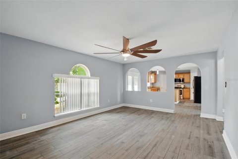 House in DeLand, Florida 5 bedrooms, 207.08 sq.m. № 1661785 - photo 16
