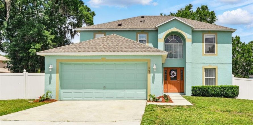 House in DeLand, Florida 5 bedrooms, 207.08 sq.m. № 1661785